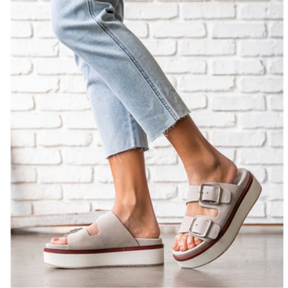 Lt Grey Emboss leather slides